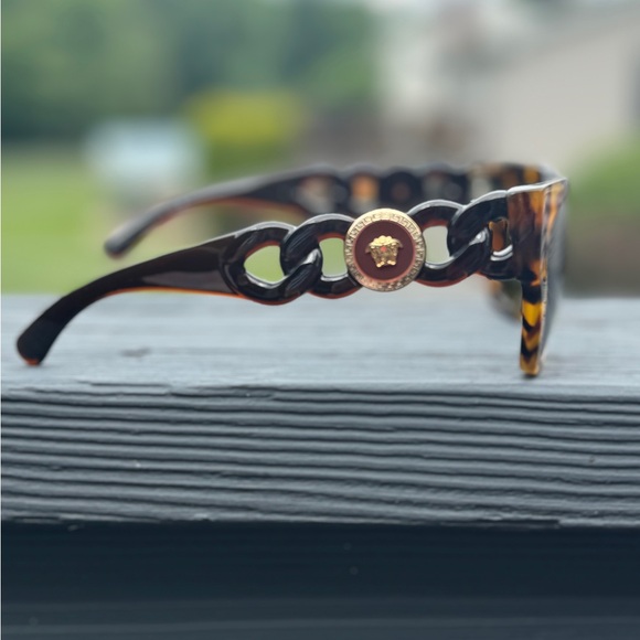 Versace Medusa sunglasses - Picture 4 of 7